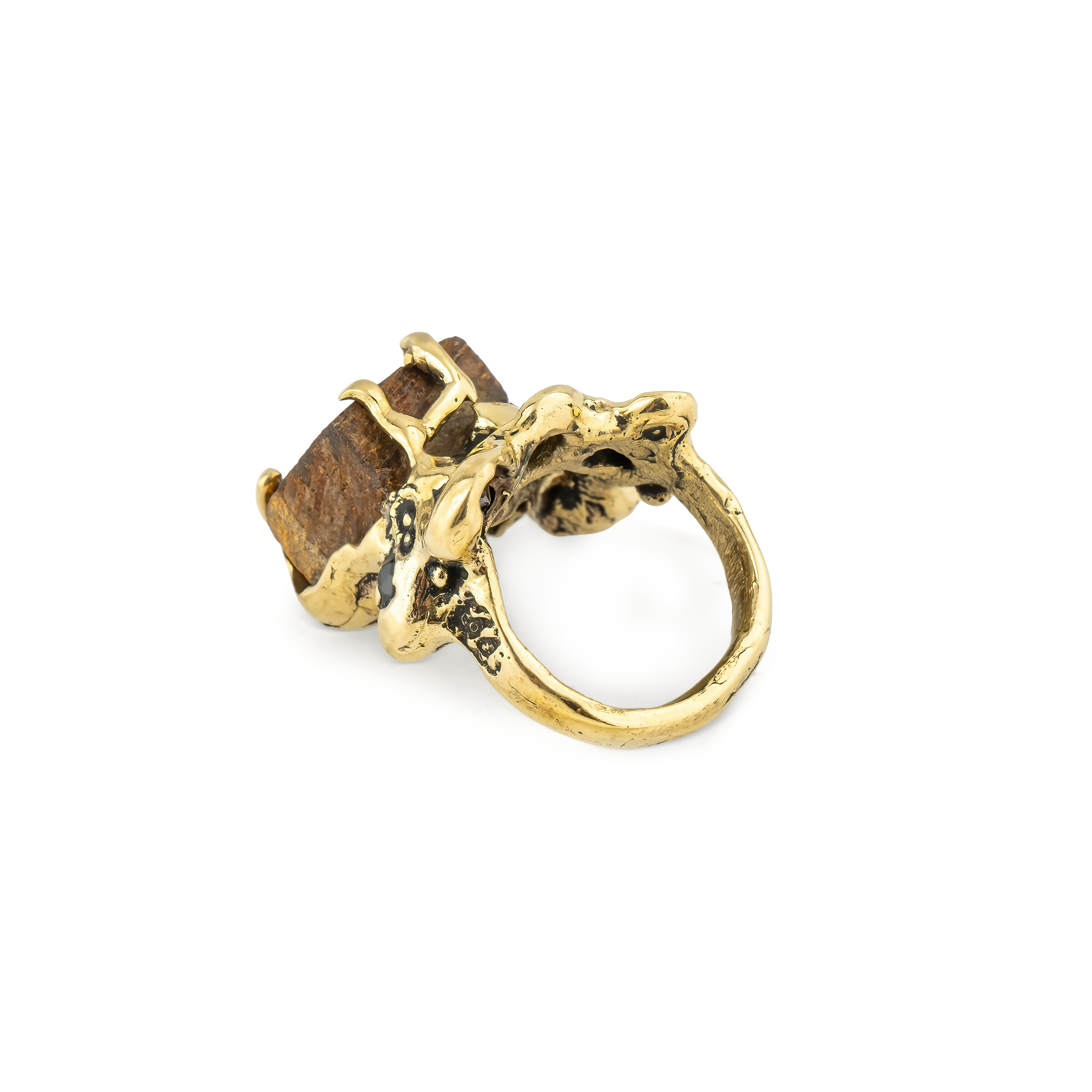 Brass ring with pearls