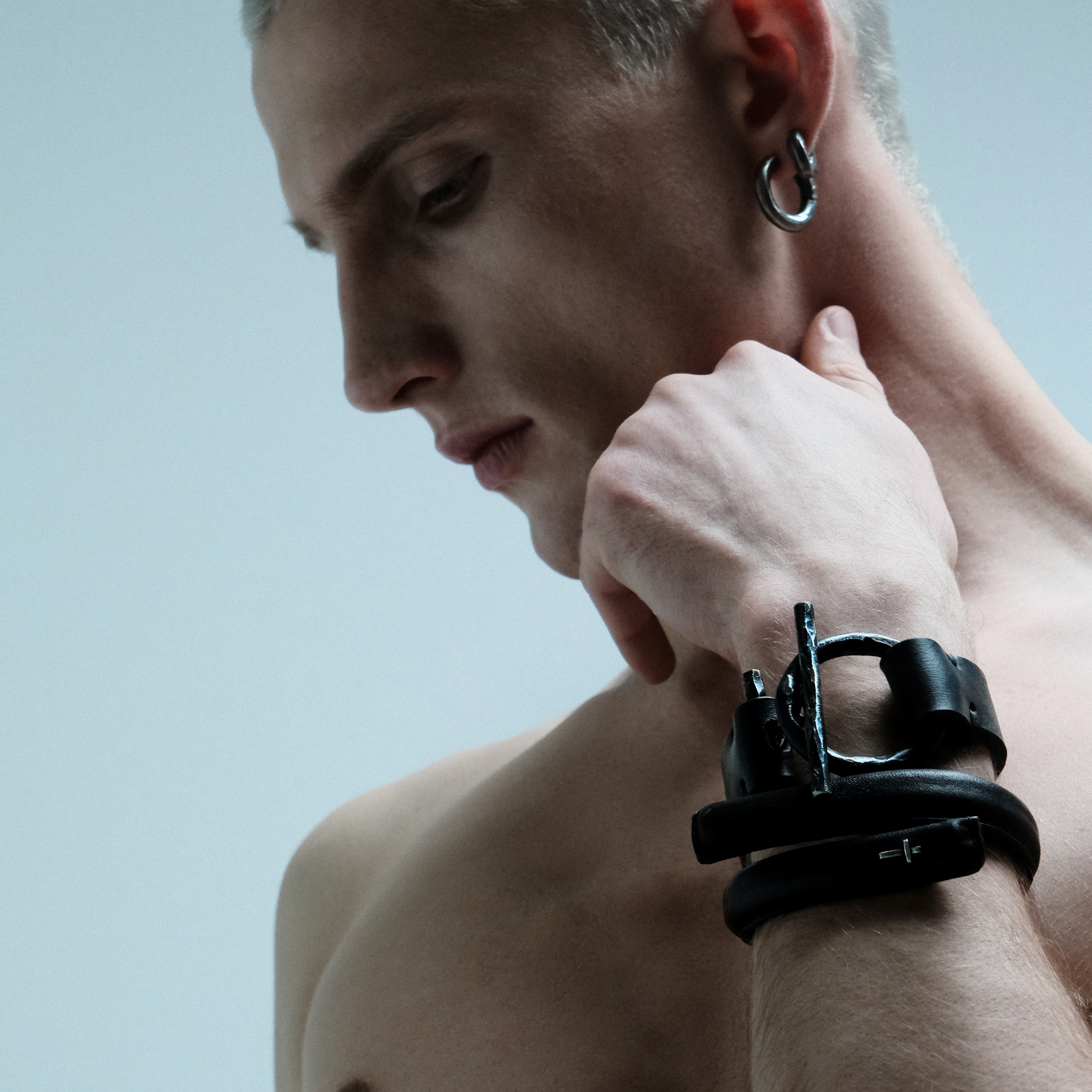 Leather bracelet with toggl clasp