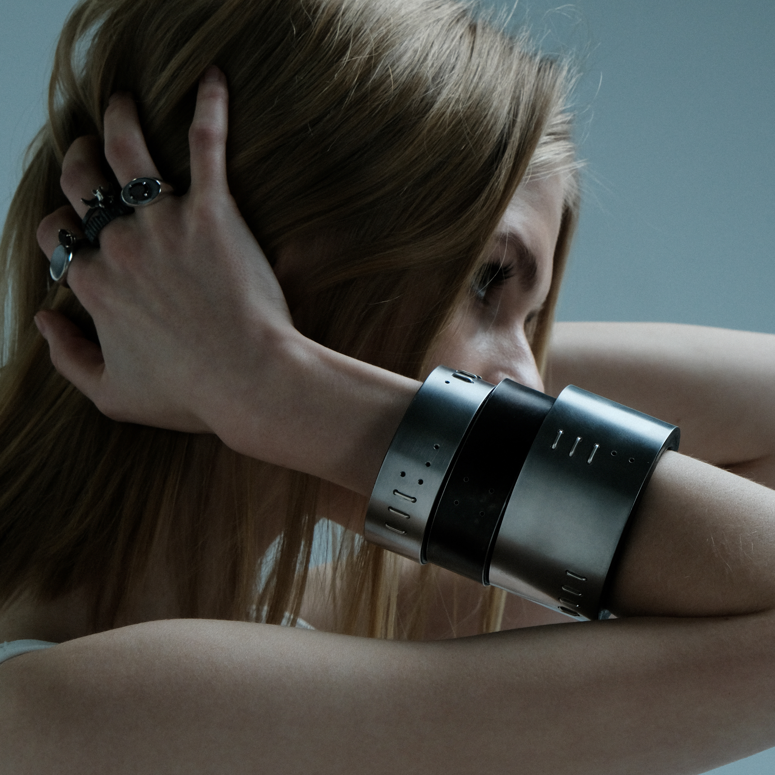 Leather and stainless steel bracelet