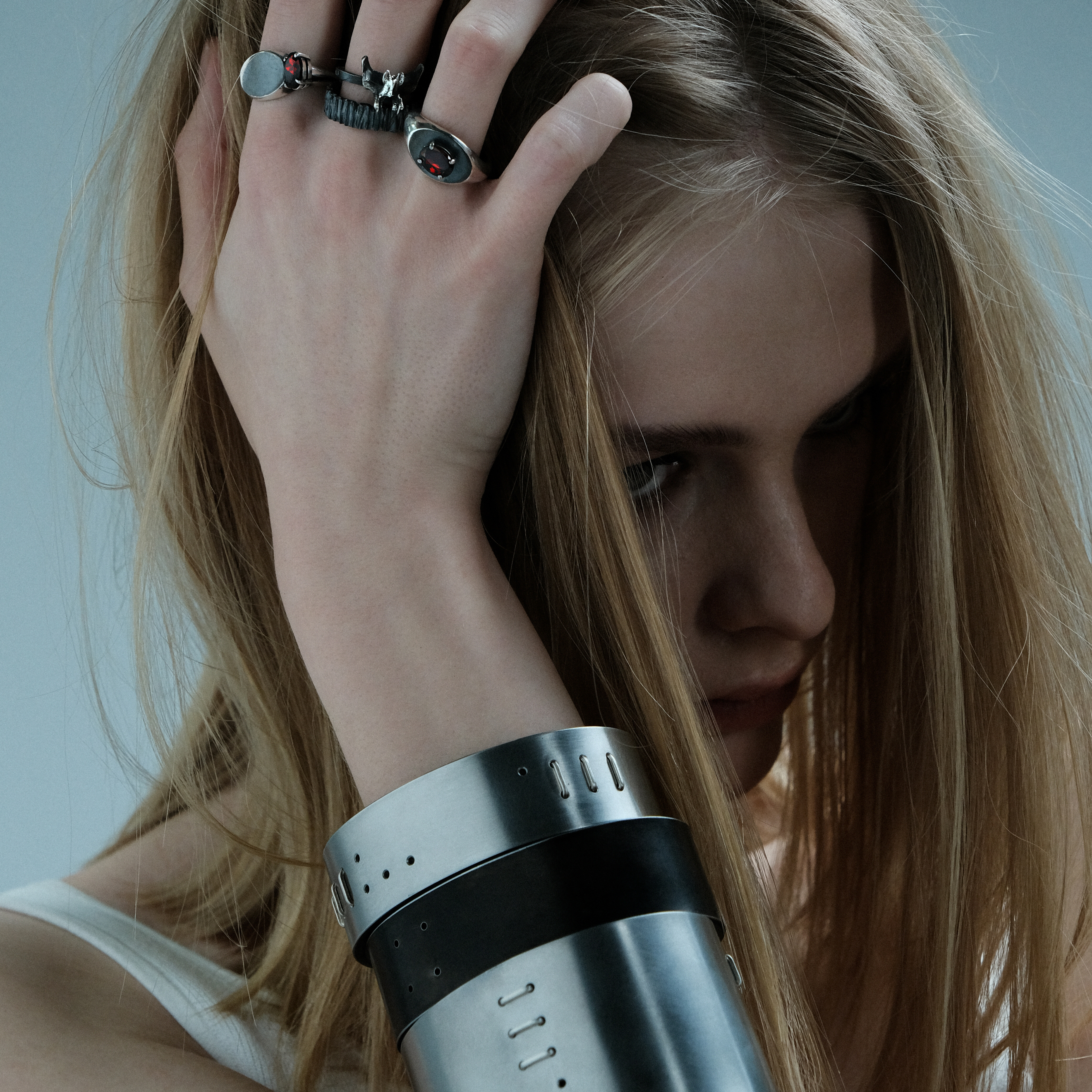Leather and stainless steel bracelet