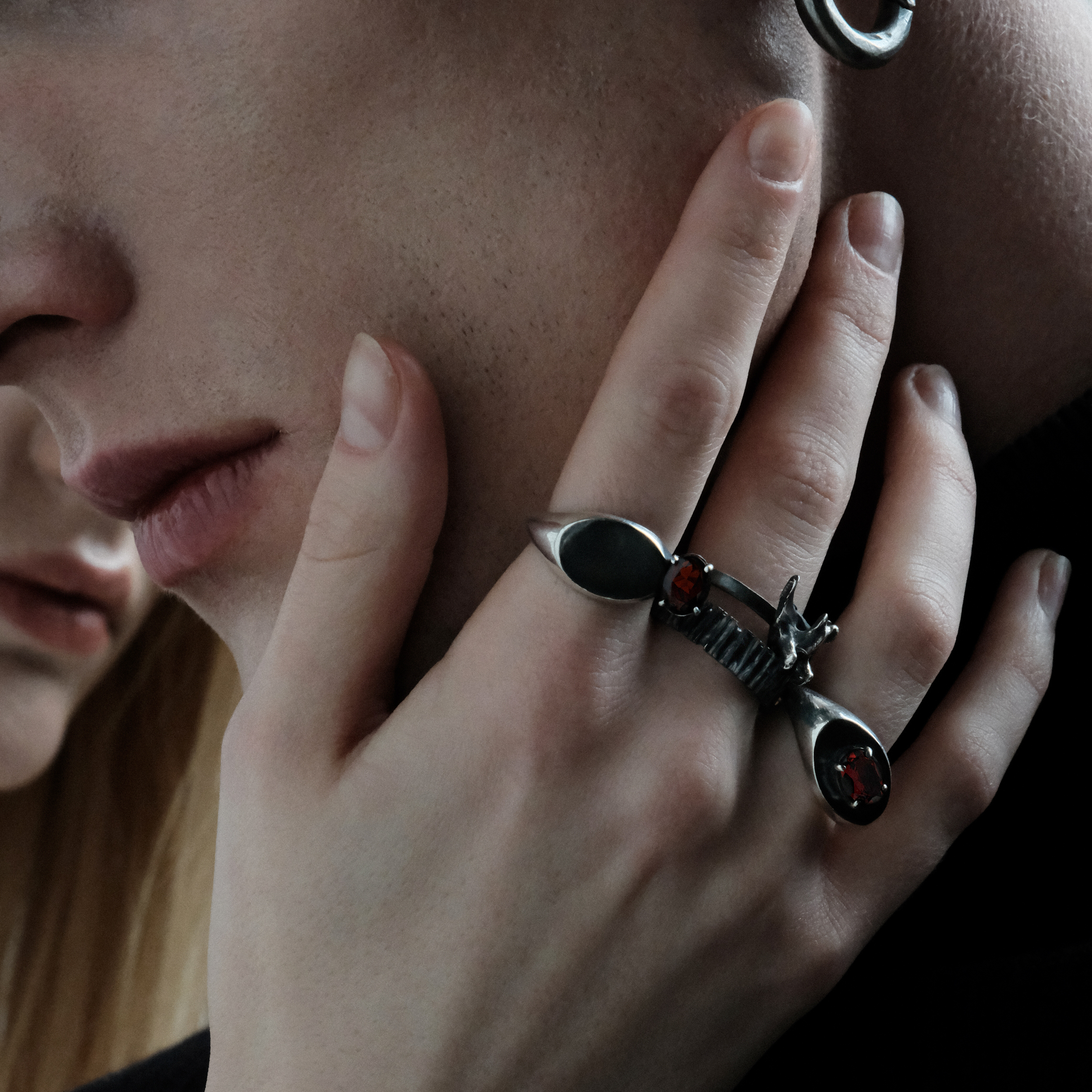 Кольцо из серебра Echo 1 Garnet